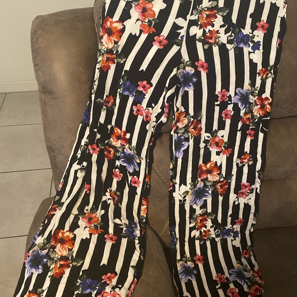 🌸Floral Stripe Wide-Leg Pants - Black and White stripes with colorful flowers